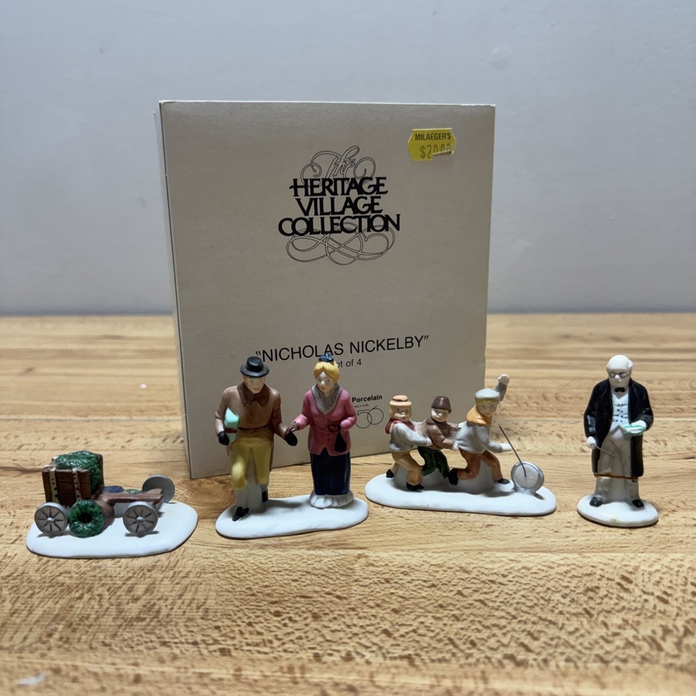 Dept 56 Nicholas Nickleby 5929-3 Figures Christmas Box Dickens Village Set Of 4